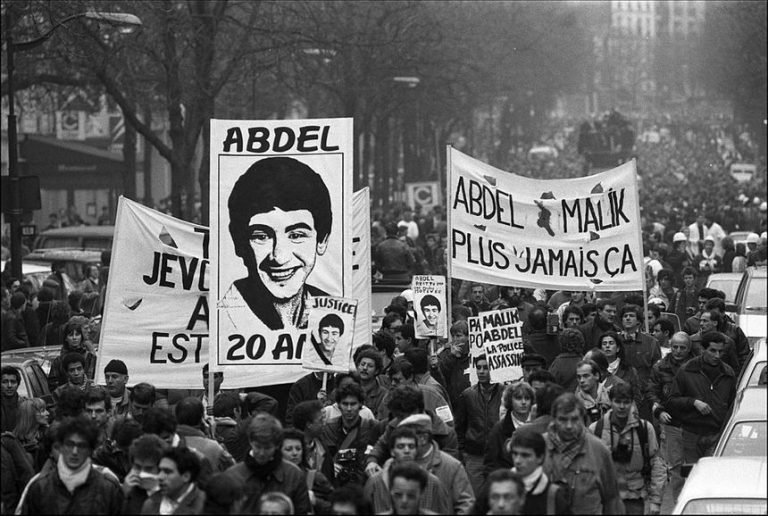 Malik Oussekine et Abdelwahab Benyahia sont morts, tués par la police, pendant le mouvement étudiant contre le projet de loi "Devaquet"